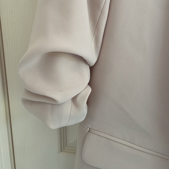 Blazer - Picture 3 of 7